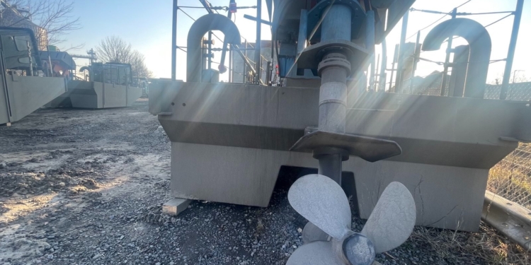 Україна отримала перші катери від Швеції, які можна використати як тимчасові переправи (ФОТО)