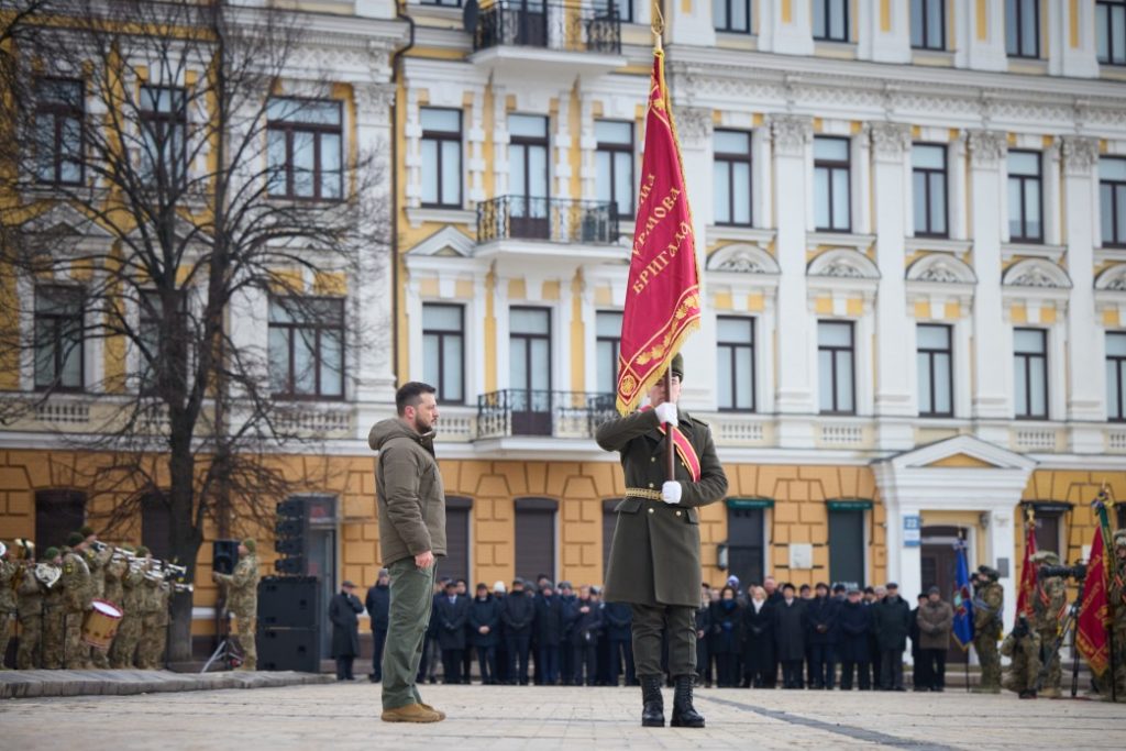 Президент вручив бойові прапори військовим частинам і нагородив українських захисників і цивільних громадян, серед яких є і електромонтер «Миколаївобленерго» (ФОТО) 64