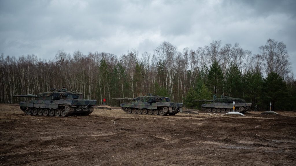 Зеленський підтвердив прибуття перших танків Leopard 2 в Україну 1