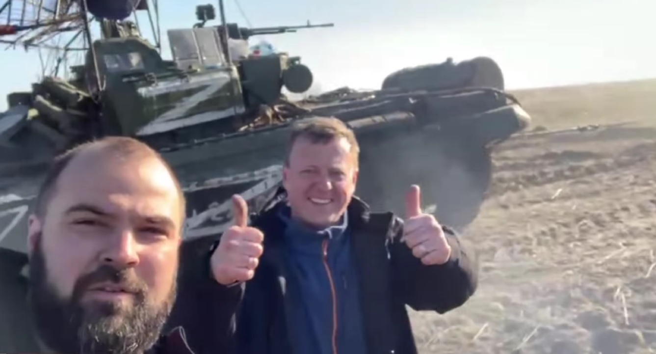 Згадати все. Російські обстріли, «їжаки» та ворожа трофейна техніка – унікальні кадри від «Миколаївелектротрансу» (ВІДЕО)