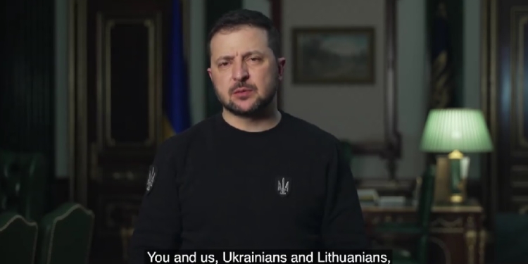 «Російський реваншизм має назавжди забути про Київ і Вільнюс, про Кишинів і Варшаву, про наших братів у Латвії та Естонії, в Грузії і в кожній іншій країні, якій зараз погрожують російські вбивці» – виступ Зеленського на міжнародному форумі в Каунасі (ВІДЕО)