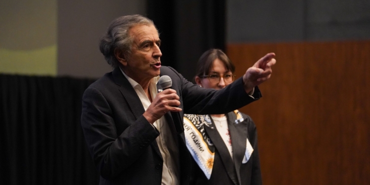 Французький режисер Бернар-Анрі Леві презентував вже другу стрічку про українську незламність. Там є і Очаків (ФОТО)