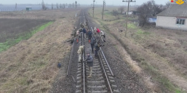 Як Держспецтрансслужба на Миколаївщині залізницю ремонтує (ВІДЕО)