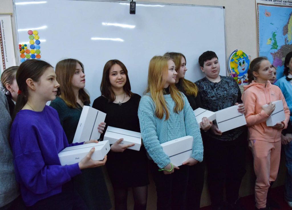 Учні Миколаївщини отримали ще понад 600 планшетів для дистанційного навчання (ФОТО) 19