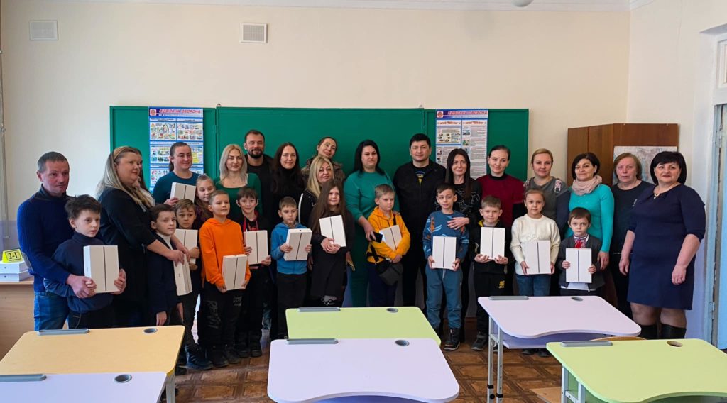 Учні Миколаївщини отримали ще понад 600 планшетів для дистанційного навчання (ФОТО) 21