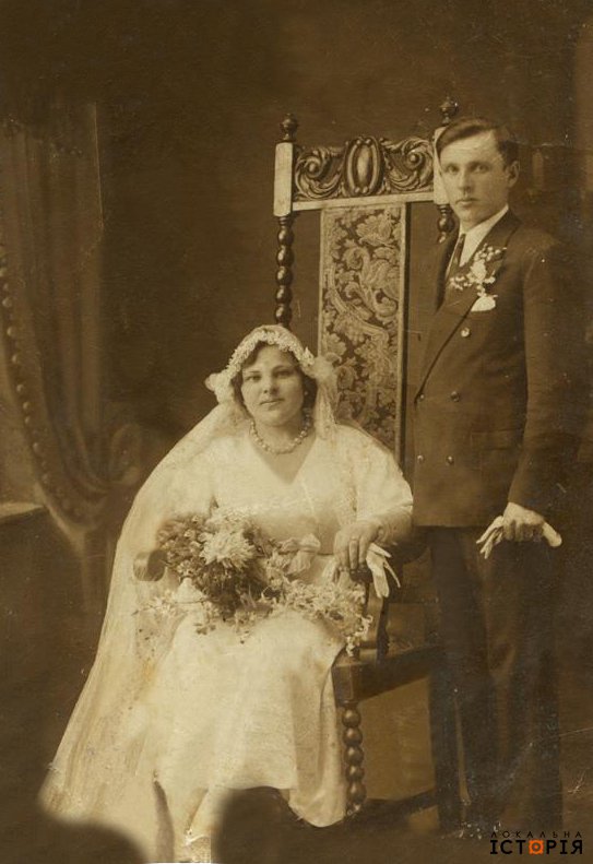 Дуже різна Україна. Ось у якому вбранні одружувались українці на початку ХХ століття (ФОТО) 13