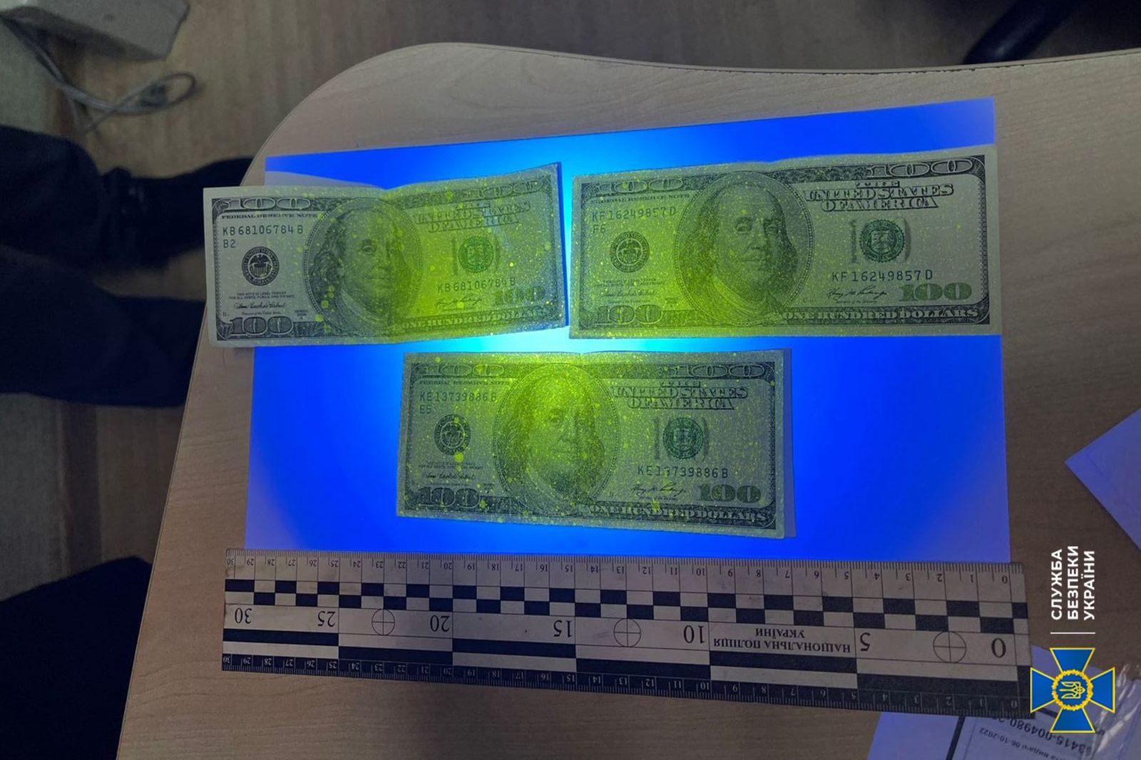 СБУ взяли на хабарях начальника одеської митної лабораторії – без грошей блокував імпорт, за гроші могли везти що завгодно (ФОТО)