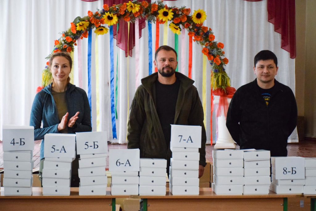 Учні Миколаївщини отримали ще понад 600 планшетів для дистанційного навчання (ФОТО) 25