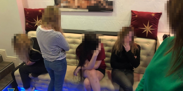 СБУ викрила керівництво Департаменту міграційної поліції на масштабних схемах «кришування» проституції (ФОТО)