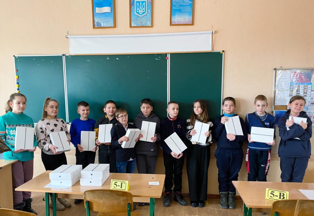 Учні Миколаївщини отримали ще понад 600 планшетів для дистанційного навчання (ФОТО) 31