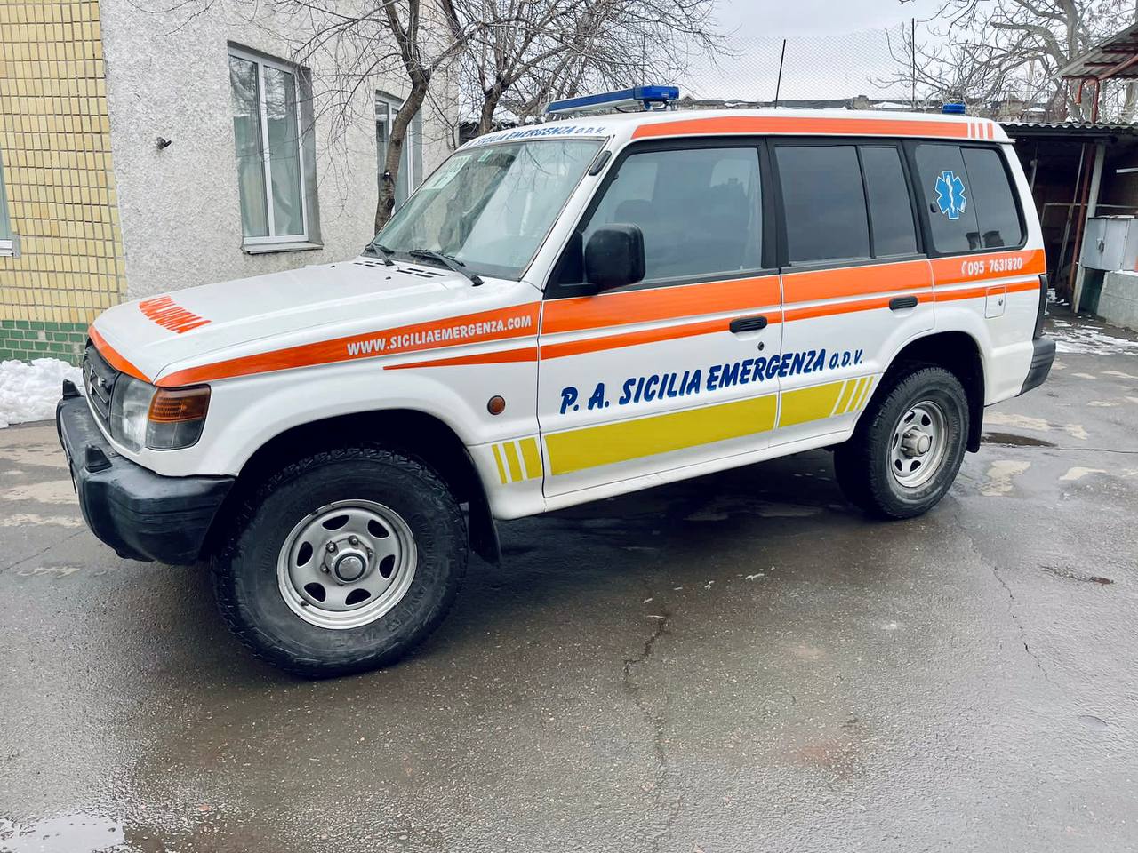 Миколаївським морпіхам мерія Миколаєва передала «швидку» для евакуації поранених (ФОТО)