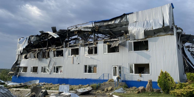 Росіяни шкідливі і для природи: внаслідок ракетного удару по підприємству в Миколаєві навколишньому середовищу завдано шкоди на понад 440 млн.грн. (ФОТО)