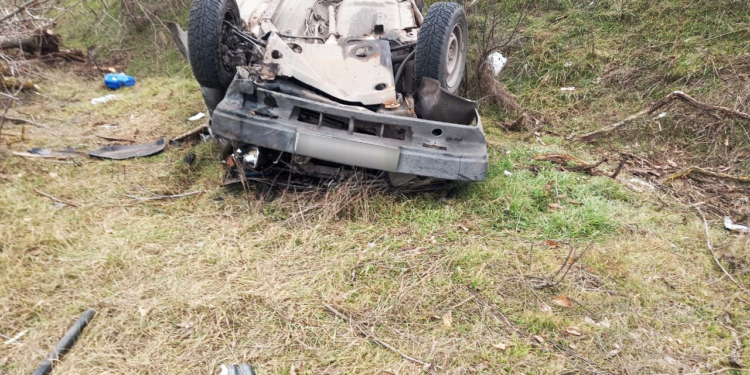 ДТП на Миколаївщині: легкова автівка злетіла в кювет, водій згодом помер в лікарні (ФОТО)