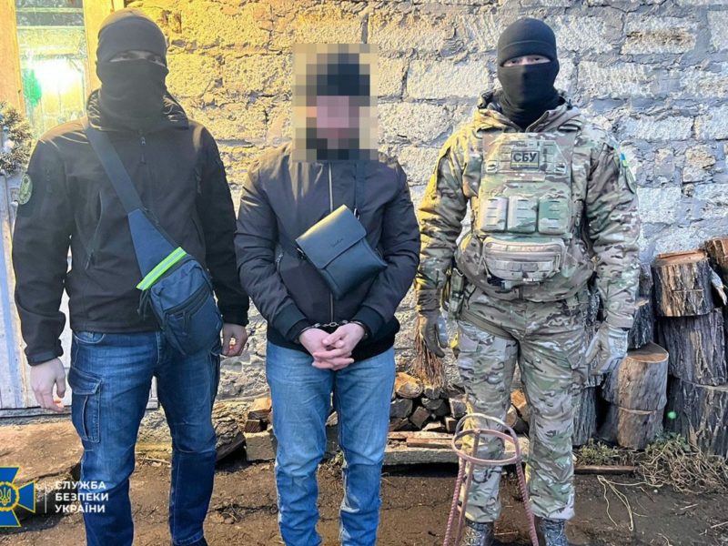 СБУ затримала зрадника, який «зливав» ворогу дані про оборону Миколаєва (ФОТО)