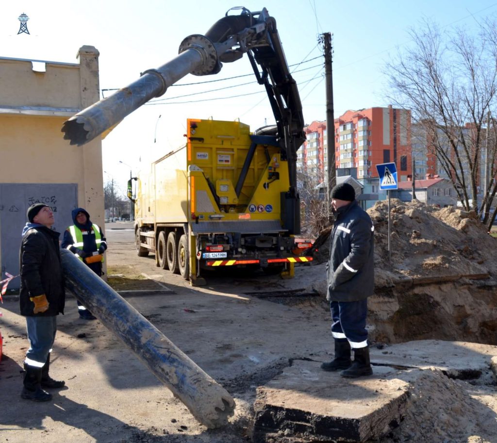 Ремонт каналізації по вул.Чкалова в Миколаєві: 34 метри труби вже замінено, треба замінити ще майже стільки ж (ФОТО) 5