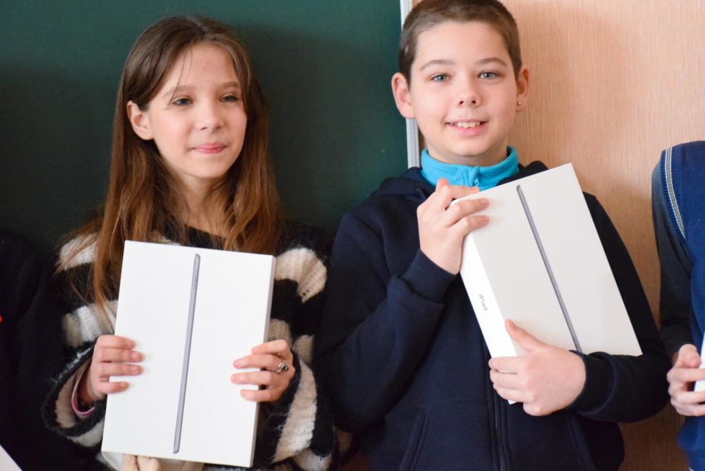 Учні Миколаївщини отримали ще понад 600 планшетів для дистанційного навчання (ФОТО) 5