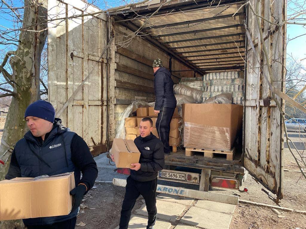 Миколаївщина передала Херсонщині 60 тонн гуманітарної допомоги (ФОТО) 5