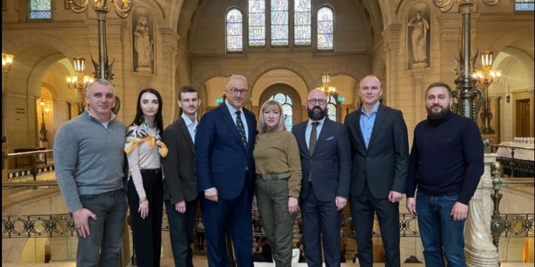 Мер Миколаєва Сєнкевич разом з заступником Коренєвим поїхав до Роттердаму задля обміну досвідом (ФОТО)