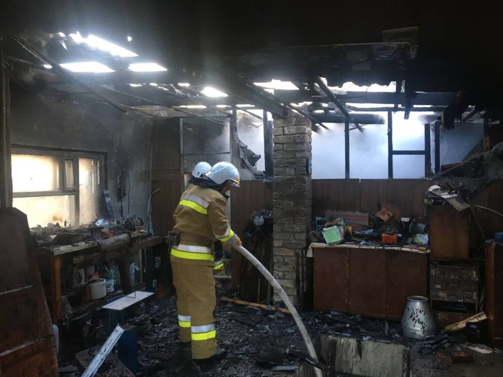 На Миколаївщині гасили 2 пожежі, на одній загинув чоловік 1