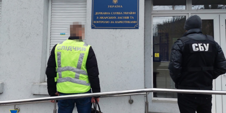 Чиновниця Держлікслужби сприяла завозу в Україну фальш-ліків на 32 млн.грн. (ФОТО)
