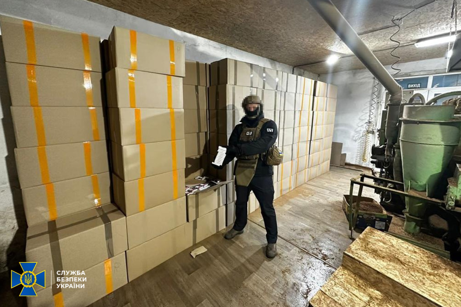 На Миколаївщині викрили 2 лінії з виробництва нелегальних сигарет, планували “експорт” (ФОТО, ВІДЕО)