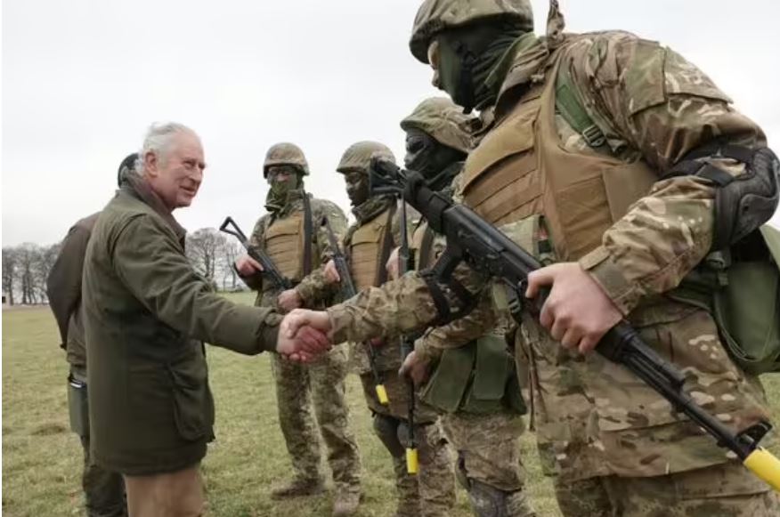 Король Чарльз відвідав українські військові навчання на південному заході Англії (ФОТО) 7