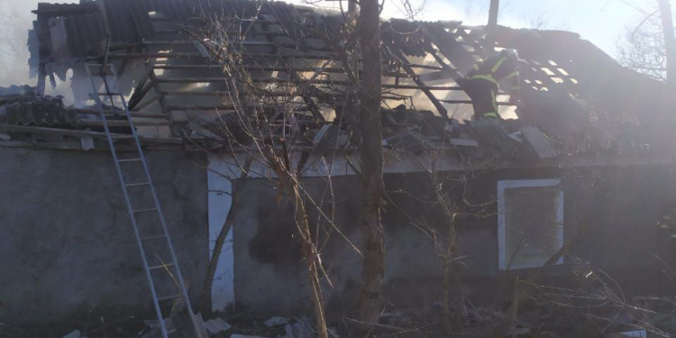 За добу на Миколаївщині горіли будинки і суха трава (ФОТО)