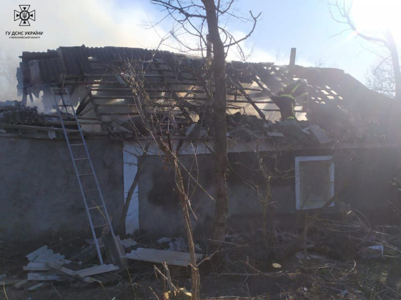 За добу на Миколаївщині горіли будинки і суха трава (ФОТО)