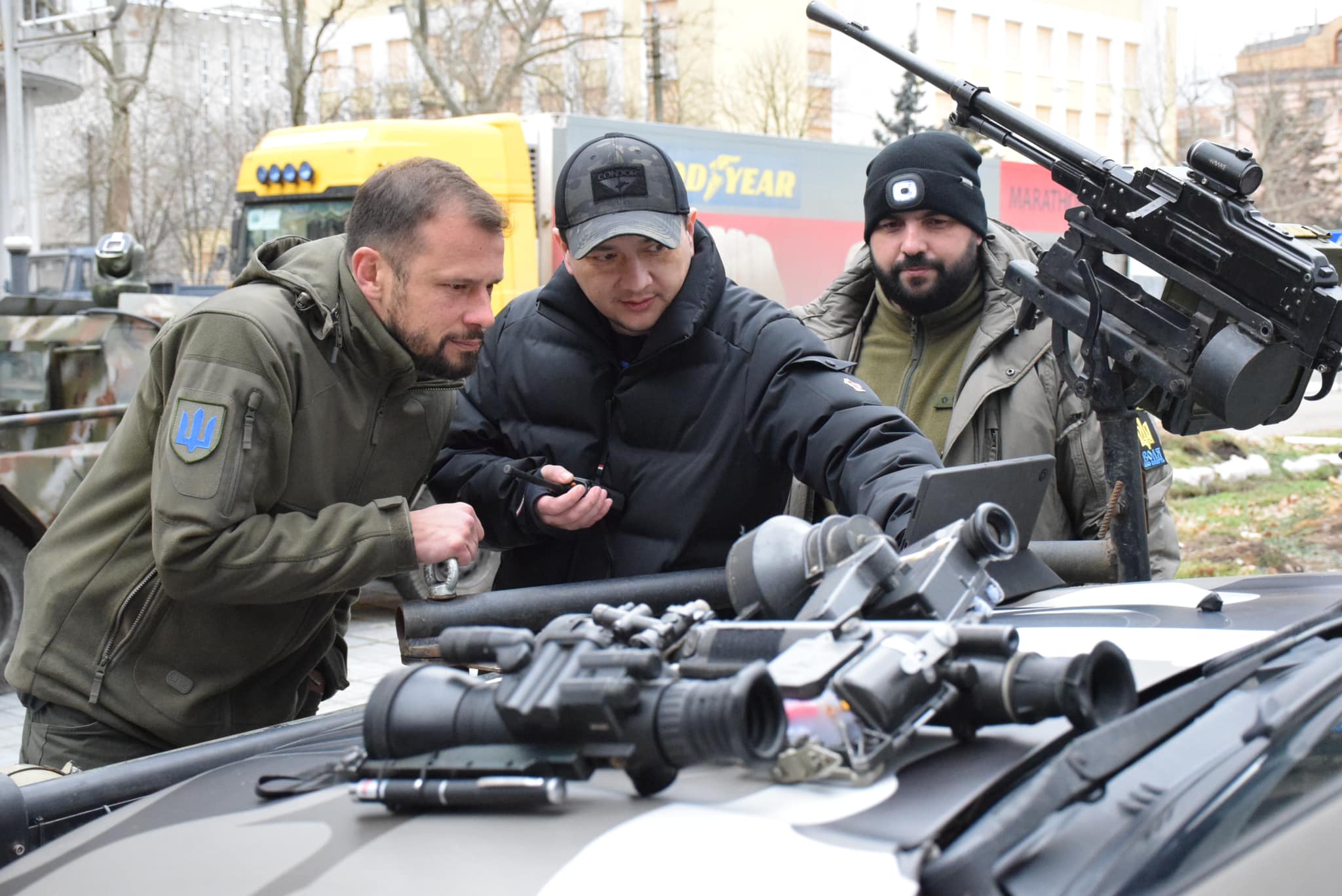 Військові Миколаївщини отримали світлове обладнання для виявлення ворожих дронів (ФОТО, ВІДЕО)