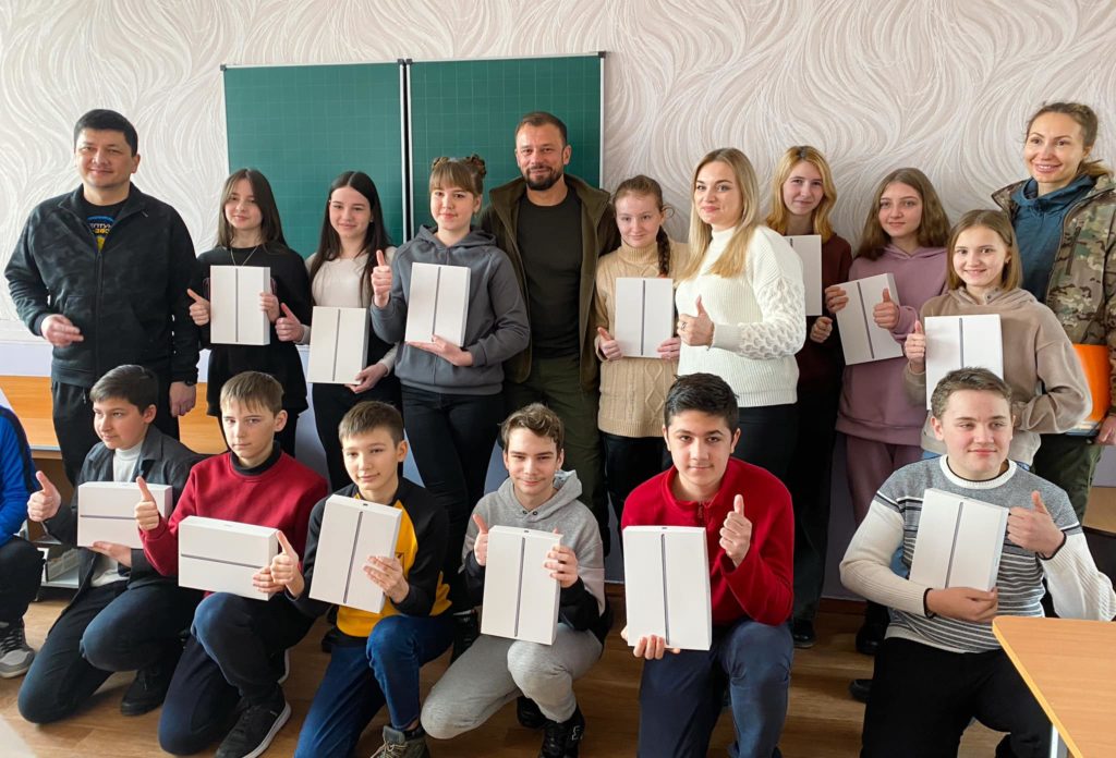 Учні Миколаївщини отримали ще понад 600 планшетів для дистанційного навчання (ФОТО) 7