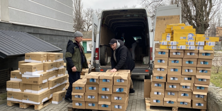 Програма екстреної допомоги SOSДІТИ в Миколаєві: закупили і вже почали видавати харчування для самих маленьких містян (ФОТО)