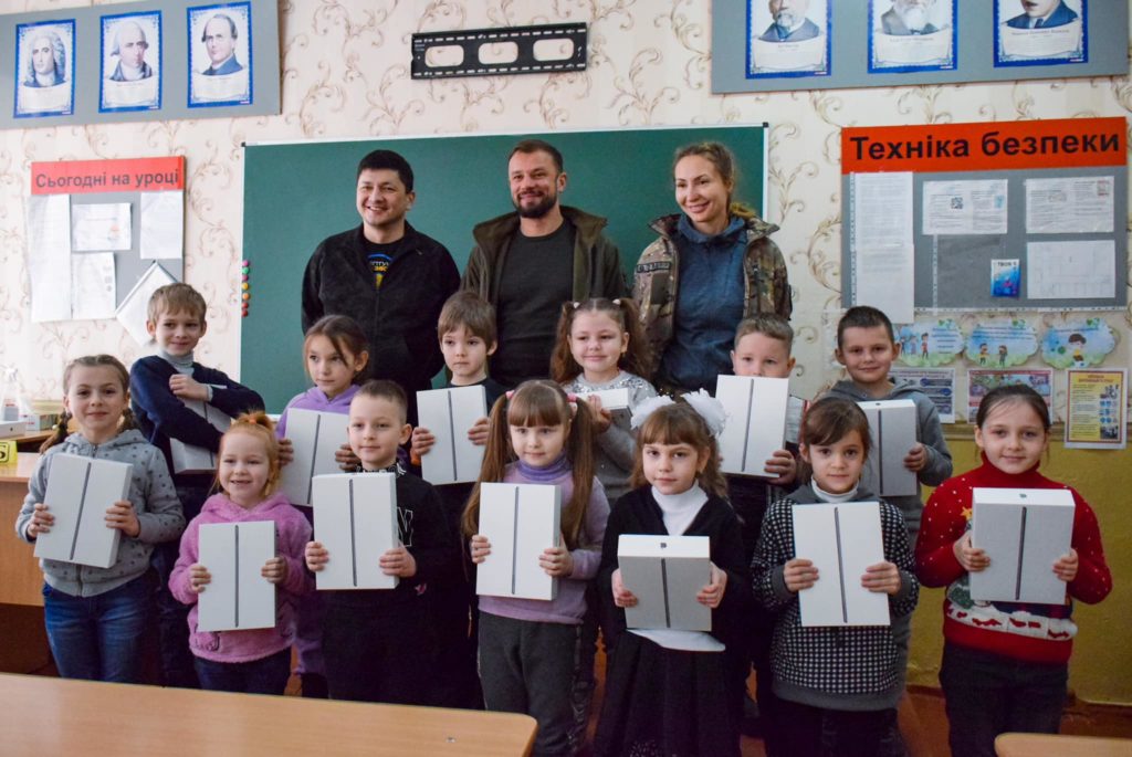Учні Миколаївщини отримали ще понад 600 планшетів для дистанційного навчання (ФОТО) 15