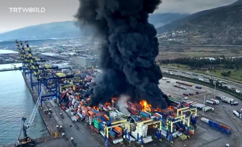 В Туреччині горить контейнерний порт (ВІДЕО)