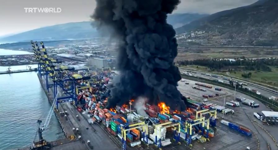 В Туреччині горить контейнерний порт (ВІДЕО) 1