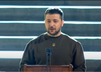 Зеленський виступив в парламенті Британії. Його слухали стоячи (ВІДЕО)