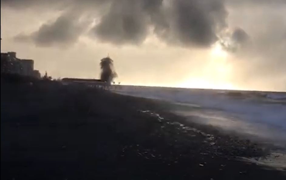 В Батумі вибухнула морська міна, яку прибило до берега (ВІДЕО) 1