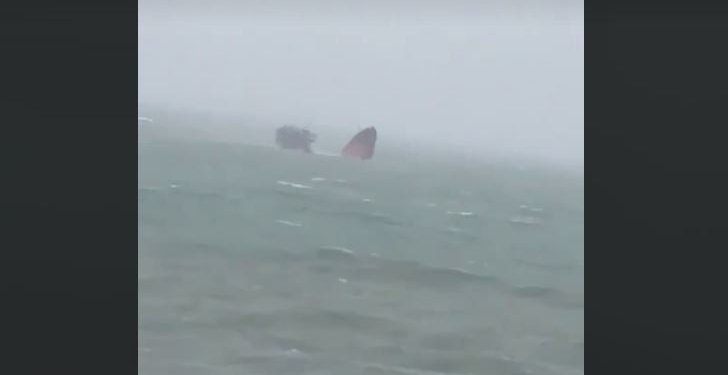 В Чорному морі затонув російський сухогруз з мармуровою крихтою. На пам’ятники віз? (ВІДЕО)