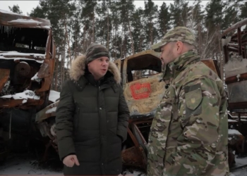 Де зараз живе Зеленський, як виглядає секретна західна зброя. “Рік” – документальний проект “Світу навиворіт” і Дмитра Комарова (ВІДЕО)