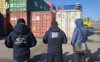 Ще майже 250 прихованих від розмитнення контейнерів виявило ДБР на Одеській митниці