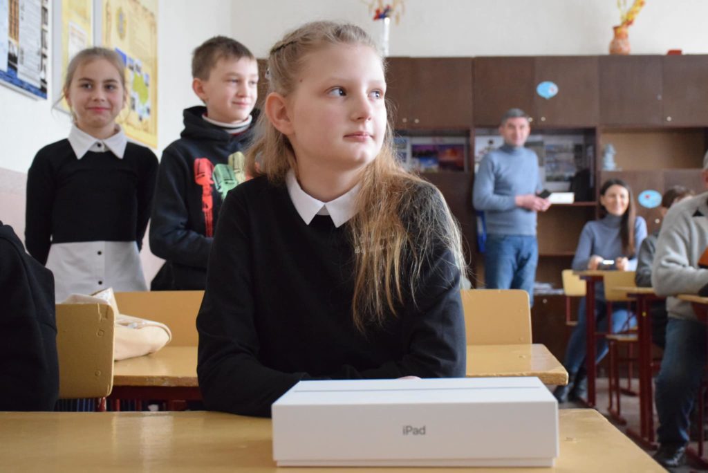 Учні Миколаївщини отримали ще понад 600 планшетів для дистанційного навчання (ФОТО) 17