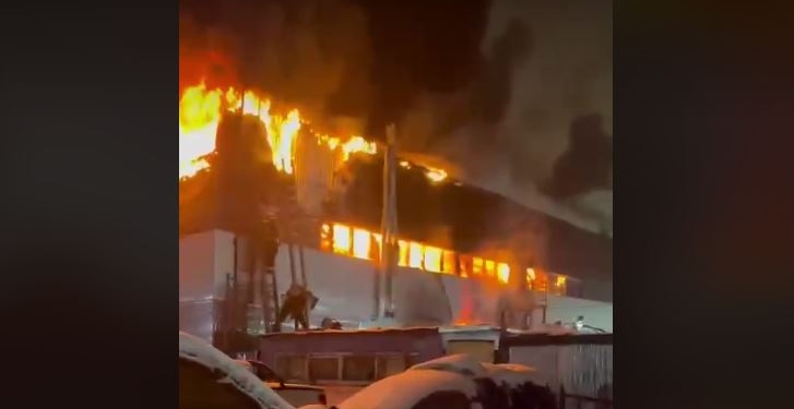 В Москві знову сильно горить, чули вибухи (ВІДЕО)