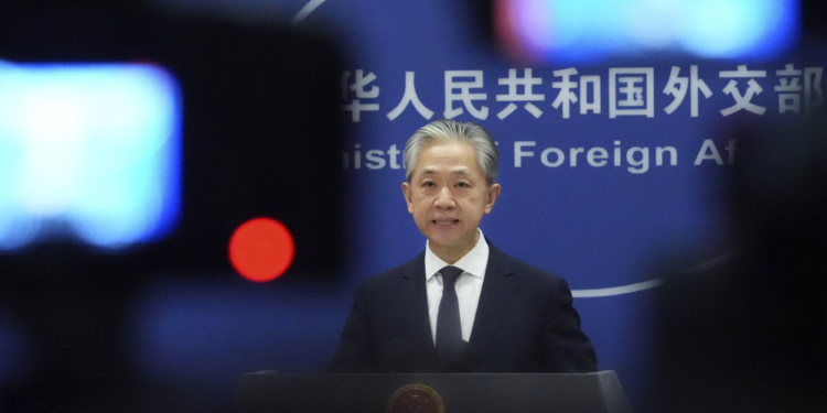 Китай заявив, що не думає поставляти рф зброю конкретно для війни в Україні