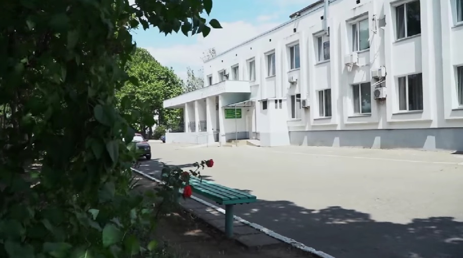 Пошкодження будівель Миколаївської міської дитячої лікарні №2 російськими обстрілами завдало збитків довкіллю на 172,9 млн грн 1