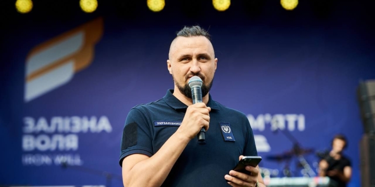 Керівник “Укрзалізниці” подав у відставку