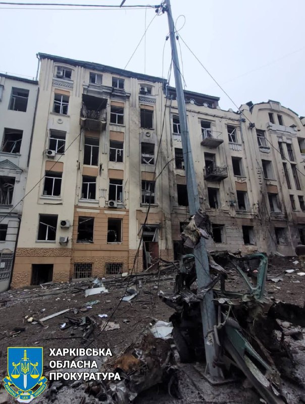 Наслідки ракетного удару по Харкову - зруйновано будівлю вишу (ФОТО) 1