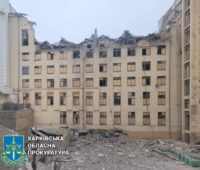 Наслідки ракетного удару по Харкову – зруйновано будівлю вишу (ФОТО)