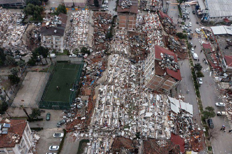 Землетруси в Туреччині: близько 3 тис. загиблих (ФОТО, ВІДЕО) 7
