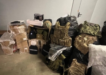 Військову амуніцію й медикаменти віддали військовим – їх ввезли, як гуманітарку, але намагались продати