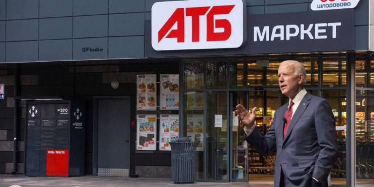 Доки чекали Байдена. В мережі з ранку було весело від мемів (ФОТО)