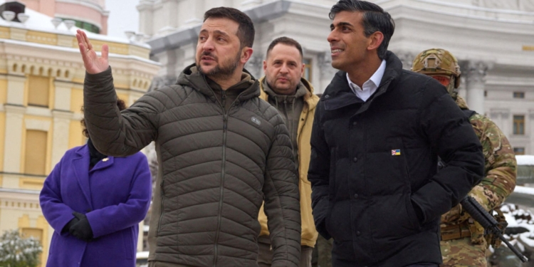 Зеленського сьогодні чекають в Британії